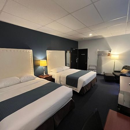 Le Voyageur Inn Mattawa Bagian luar foto