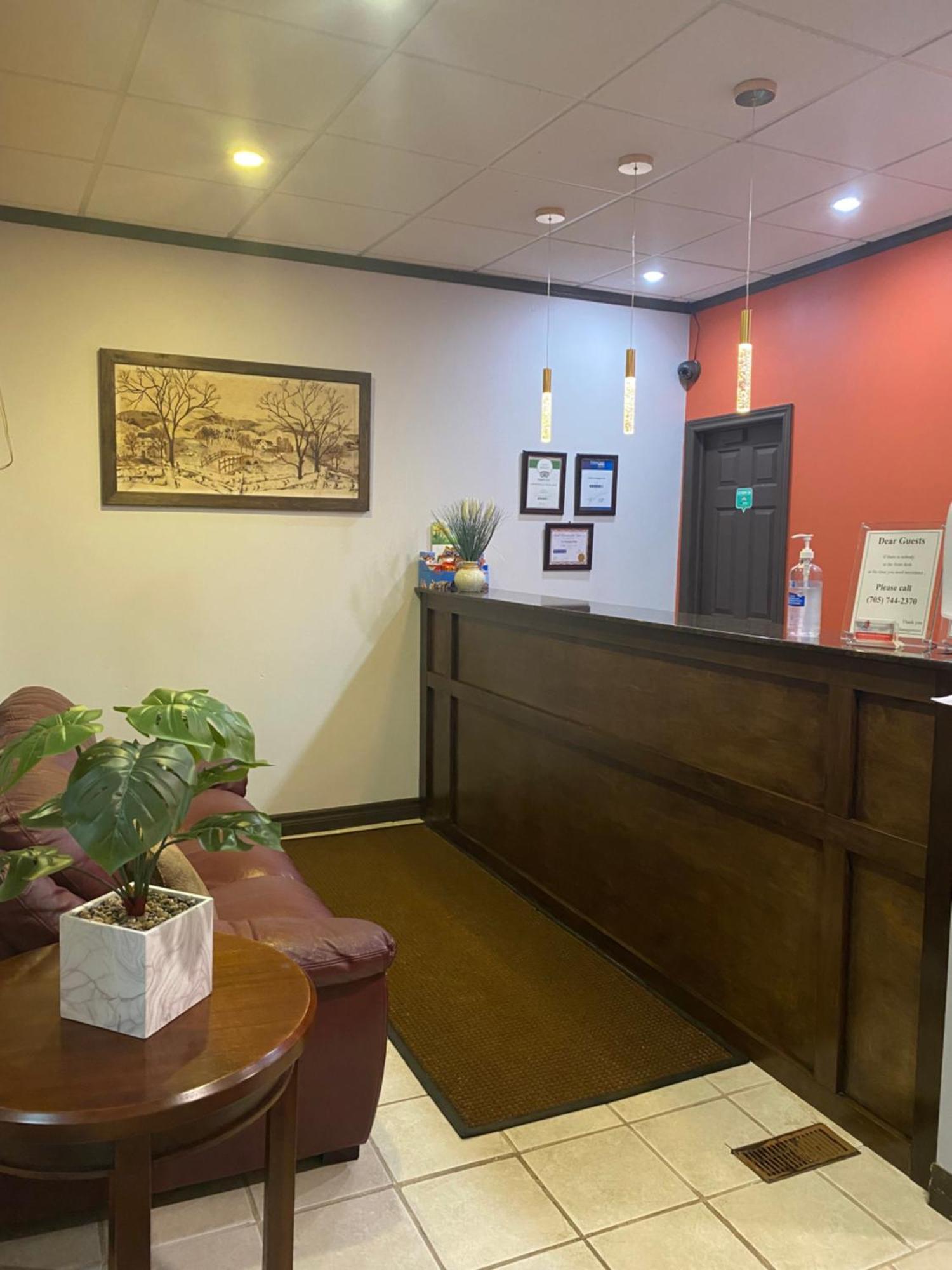 Le Voyageur Inn Mattawa Bagian luar foto