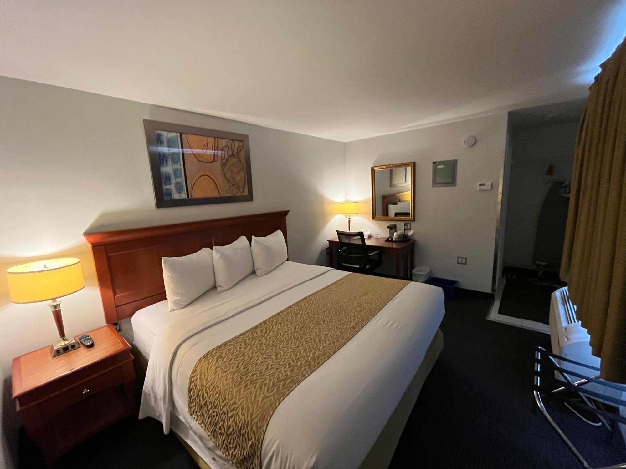 Le Voyageur Inn Mattawa Bagian luar foto