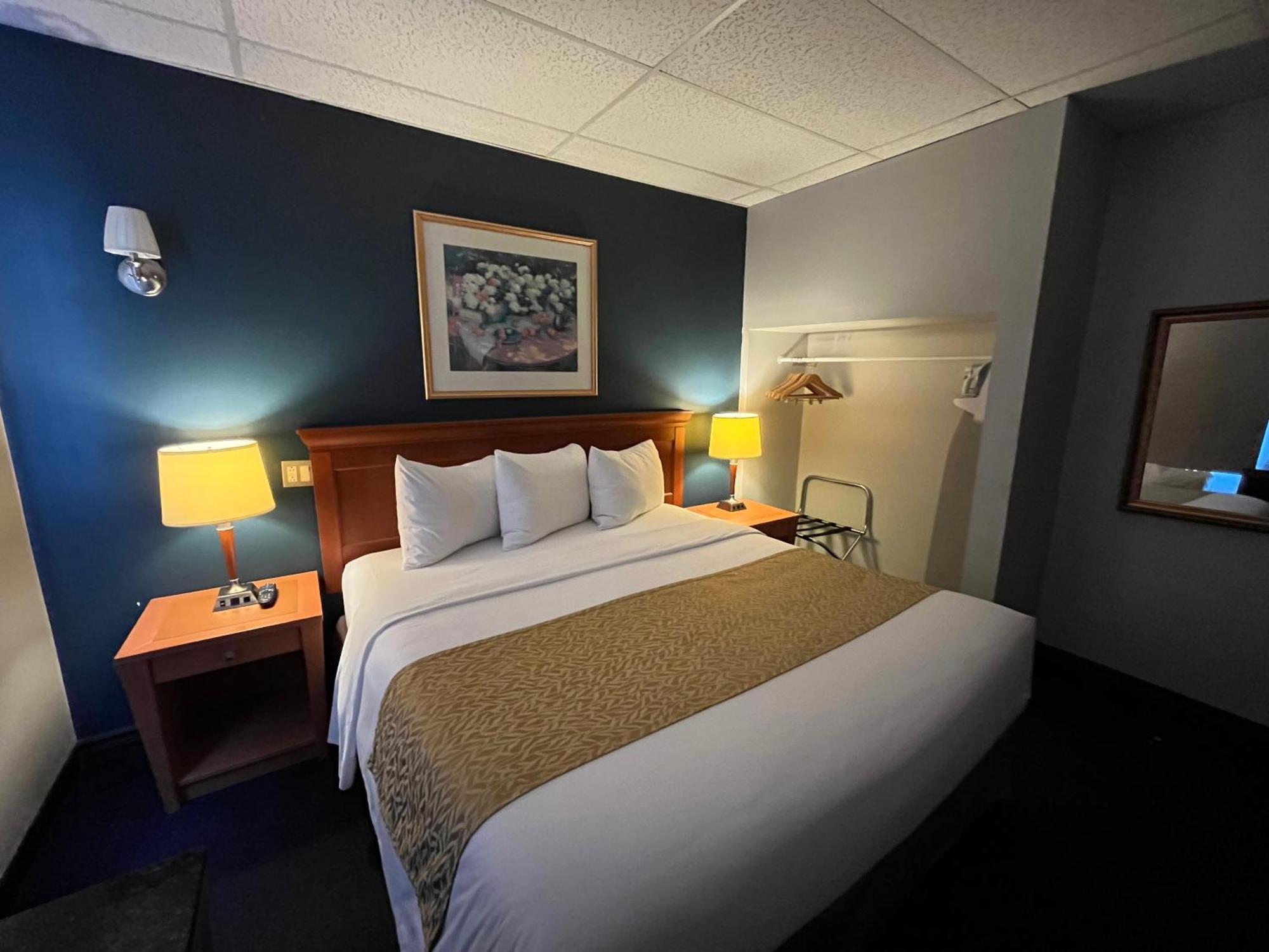 Le Voyageur Inn Mattawa Bagian luar foto
