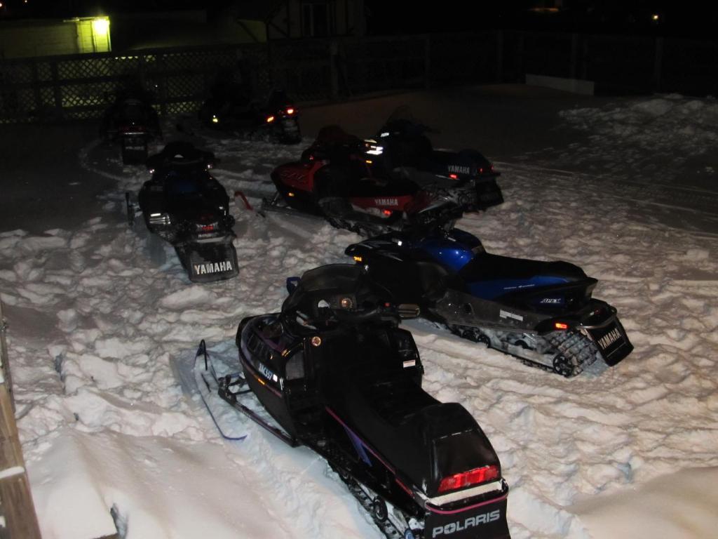 Le Voyageur Inn Mattawa Bagian luar foto
