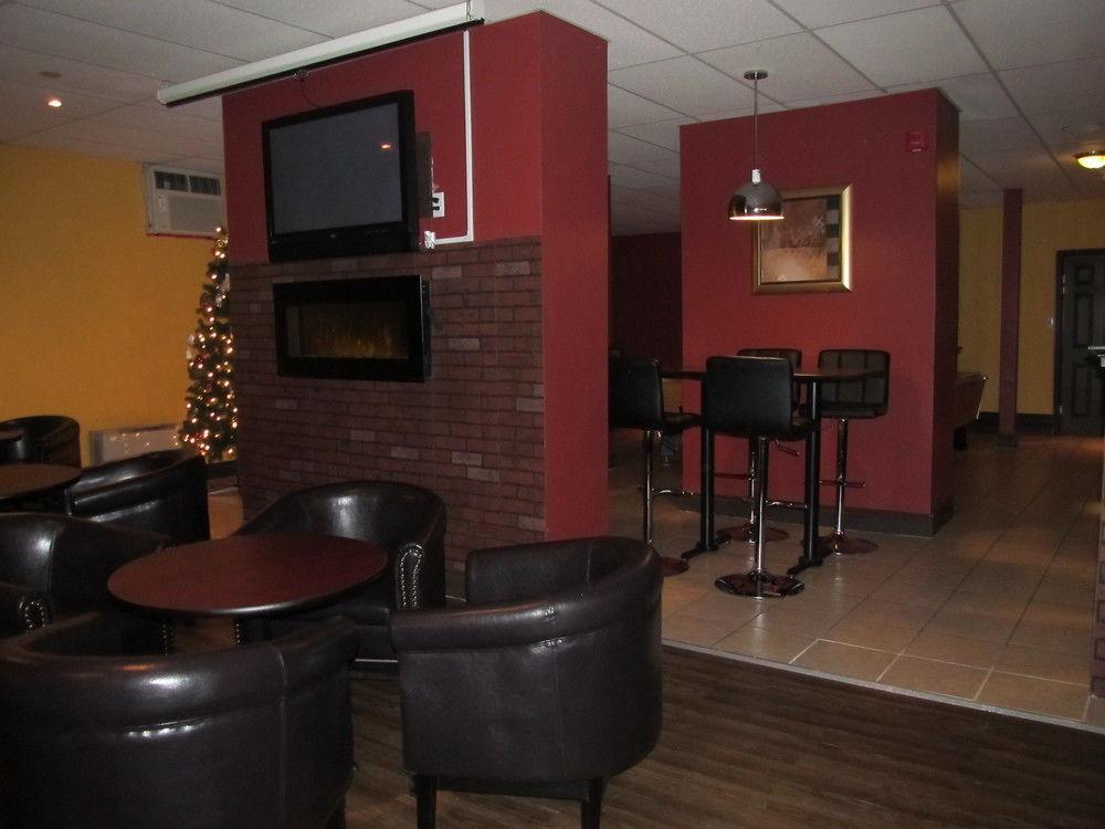 Le Voyageur Inn Mattawa Bagian luar foto