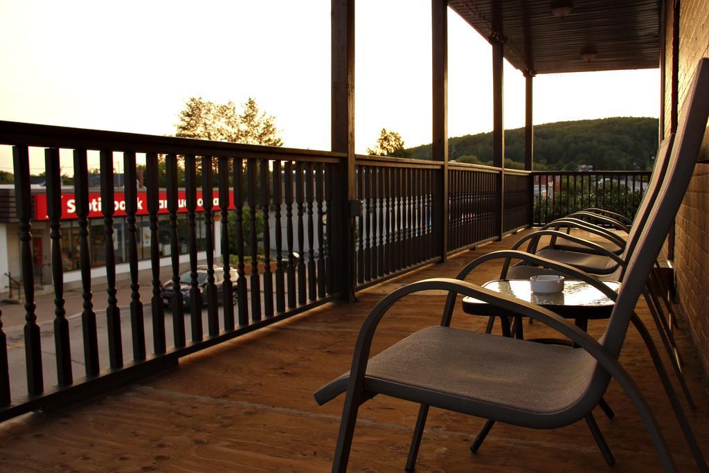Le Voyageur Inn Mattawa Bagian luar foto